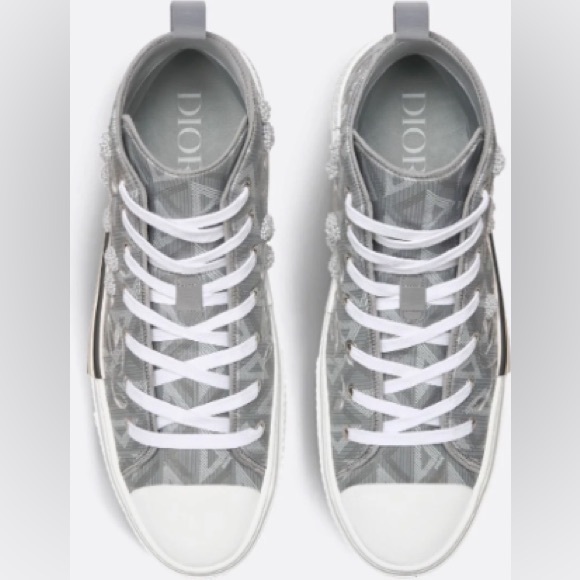 DIOR B23 HIGH-TOP
LILY OF THE VALLEY EMBROIDERY - Picture 12 of 13